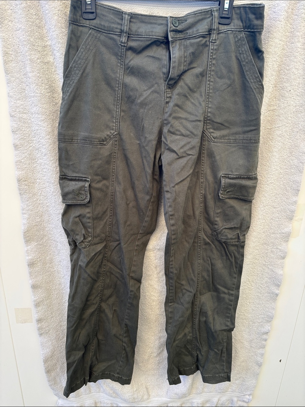 Aeropostale Olive Green Boot-Cut Cargo Pants